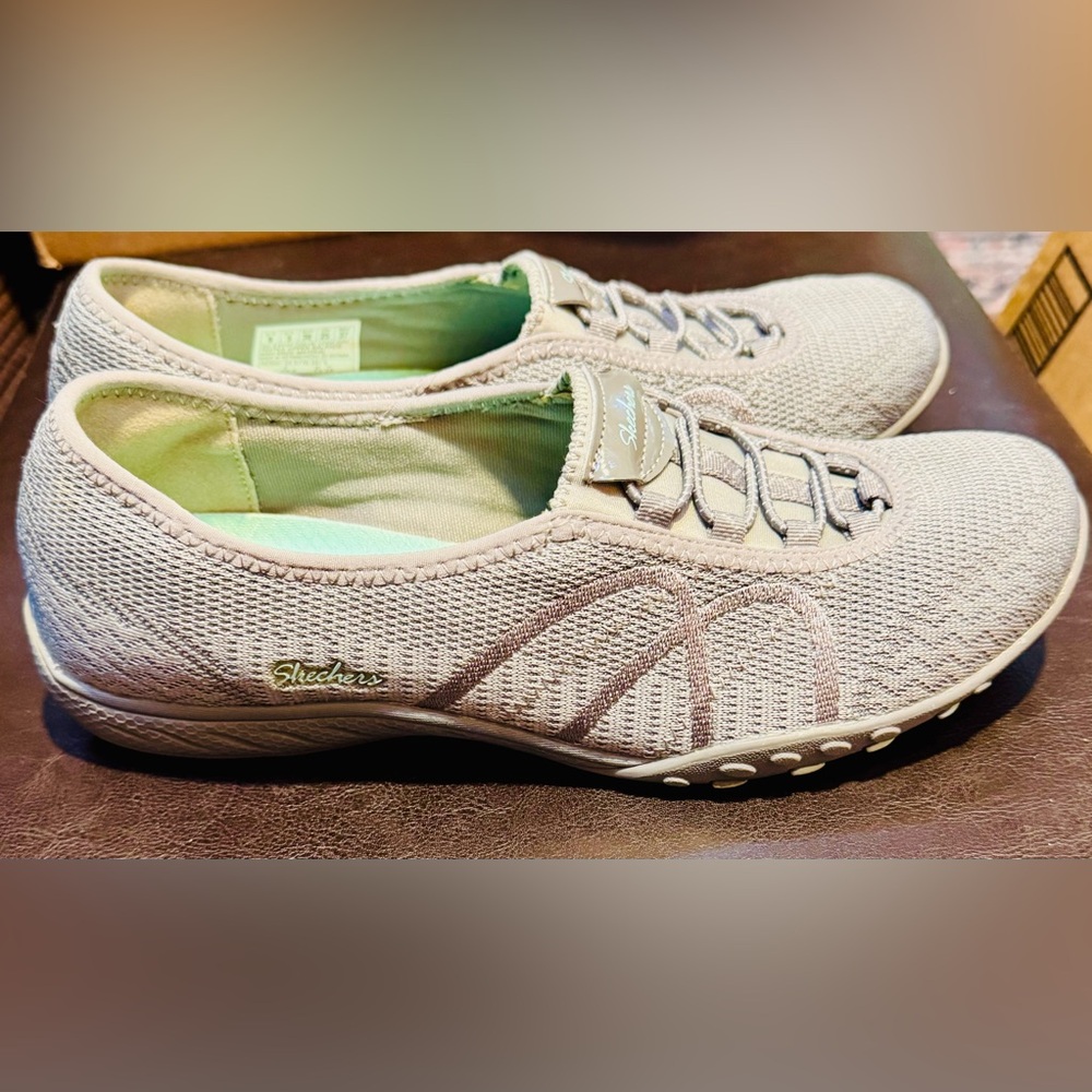 Skechers Women's Light Gray Slip-On Sneakers